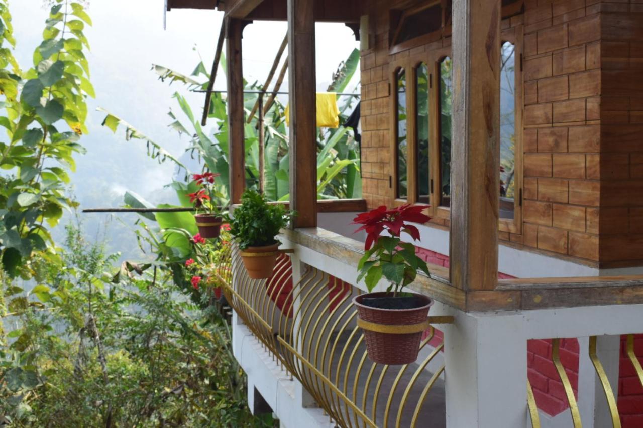 Eviana Homestay Дарджилинг Екстериор снимка